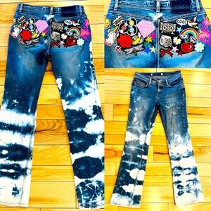 JEANS SIZE 2/ XS, PATCHES & TIE DYED—SUPER COOL, GREAT FIT, FLARE BOTTOMS 🔥